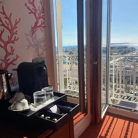 Splendid Hotell 4*