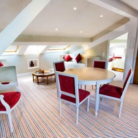 Splendid Hotell 4*